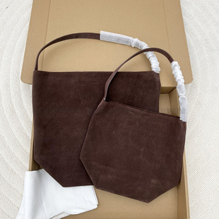 高端纯原The*Row牛反绒真皮大容量单肩水桶包通勤百搭托特包 女