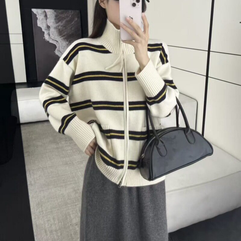 日系撞色横条纹拉链针织衫女秋季新款减龄宽松百搭高领毛衣外套