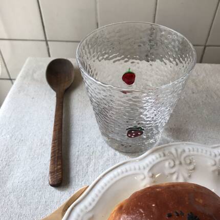 ins草莓水杯 2020锤目韩式耐高温水杯咖啡杯玻璃杯无铅安全浮雕杯