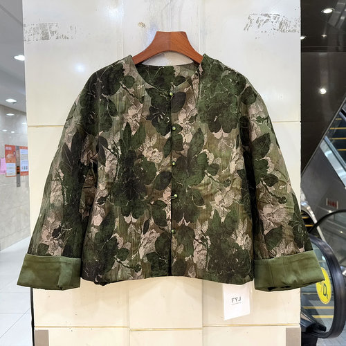 芳衣俊T26-7067树叶提花短外套