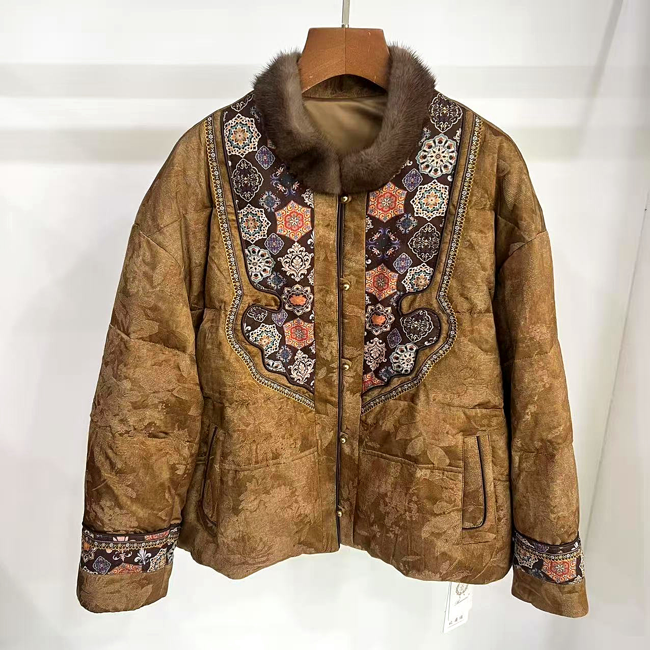 BLT265-BE252水貂毛领国风鹅绒服