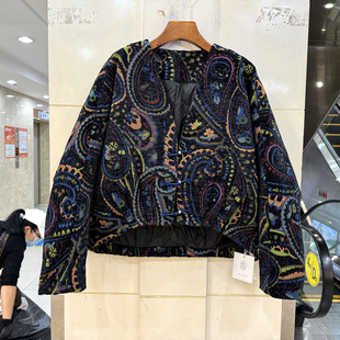 外套冬装 大晶2503037 羽绒服蝙蝠衫 彩色腰果花三粒盘扣V领短装