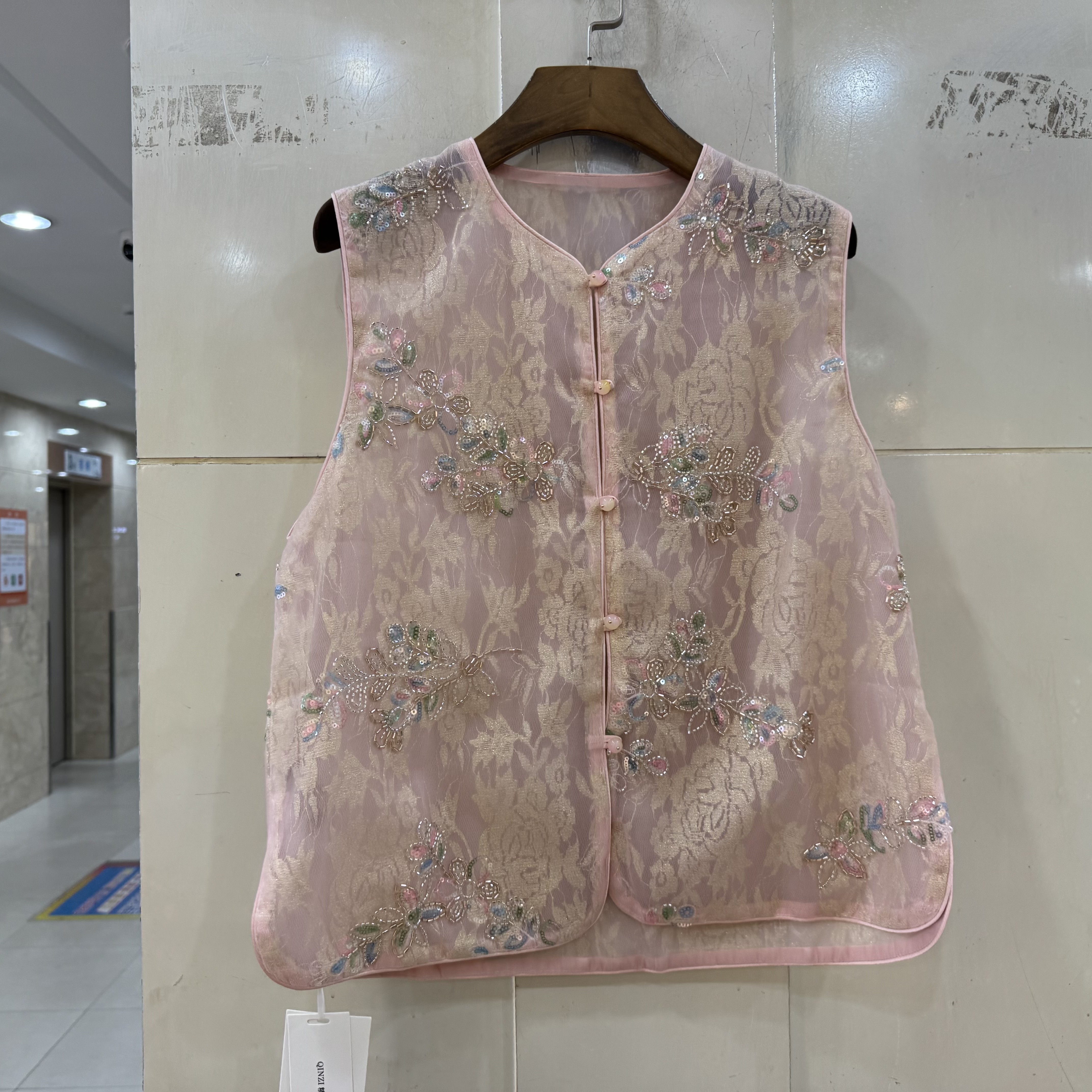 艾2612 重工钉珠刺绣花蕾丝桑蚕丝工艺纱国风薄马甲外套欧货春装