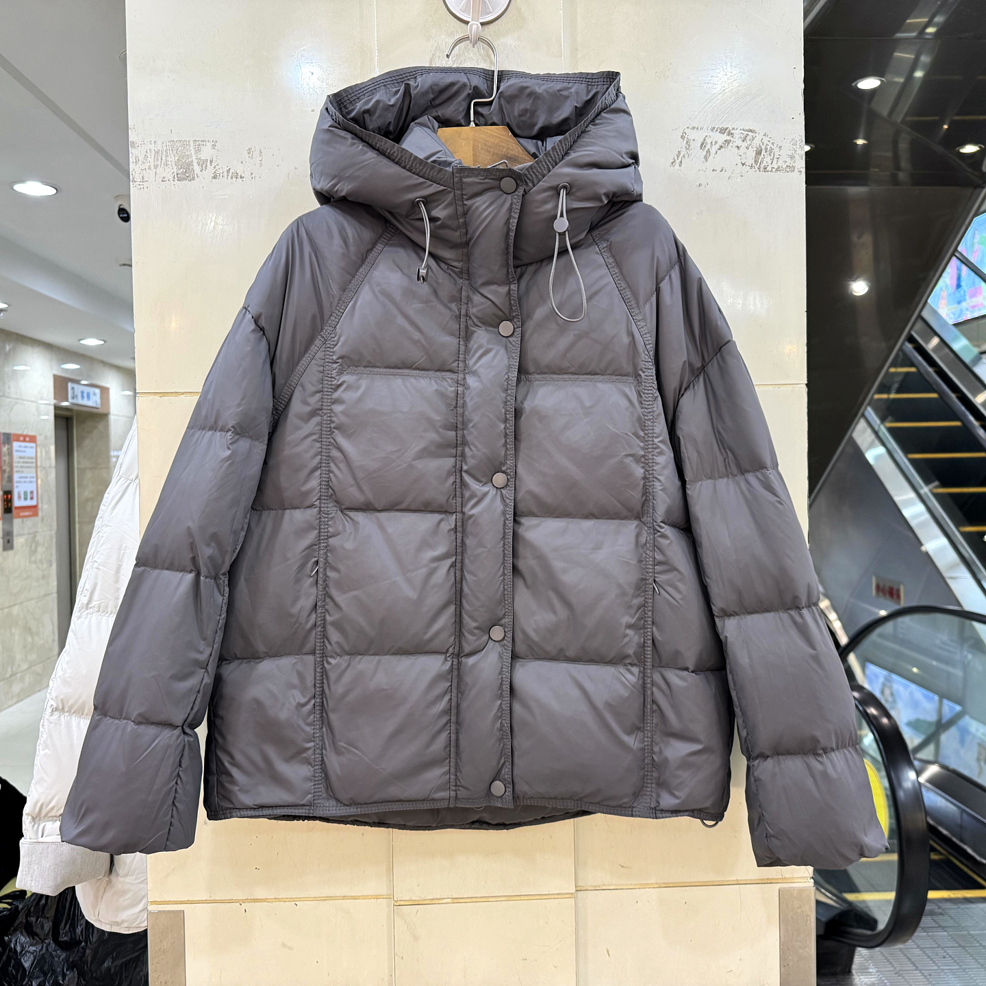 86250休闲连帽小个羽绒服