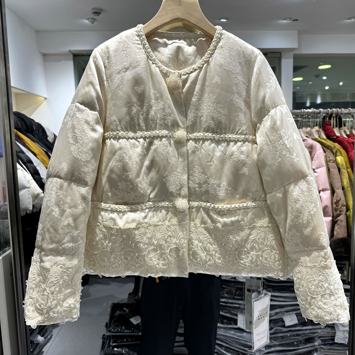 YED8209蕾丝刺绣花短鹅绒羽绒服