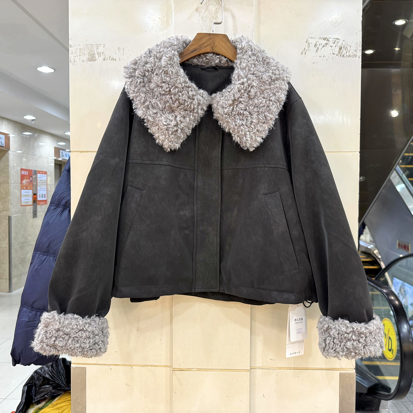 33-38816羊羔毛麂皮绒羽绒服