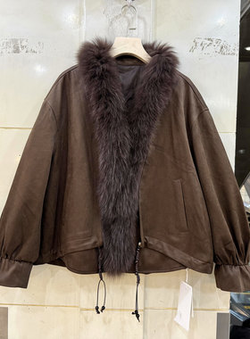 韩伊雪6878狐狸毛鹅绒羽绒服