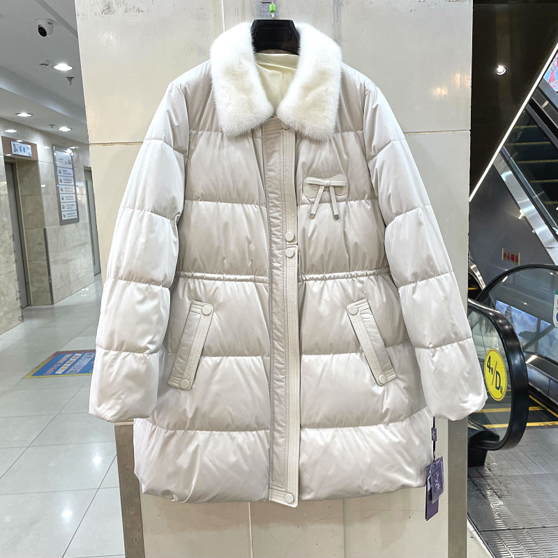 仟芭238656 欧货高端水貂毛翻领拼皮蝴蝶结抽绳腰中长鹅绒羽绒服