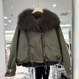 静魅D815 大狐狸毛领门禁毛三粒扣休闲减龄短装羽绒派克服外套冬