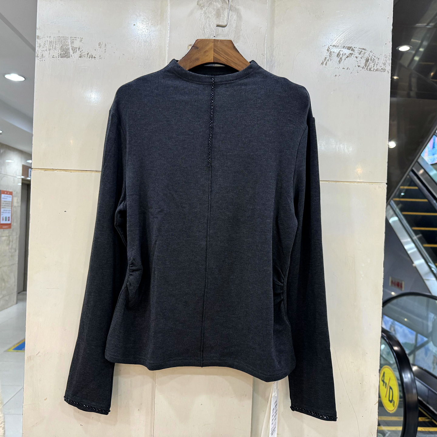 赫琳娜1626镶钻立领慕斯羊绒打底