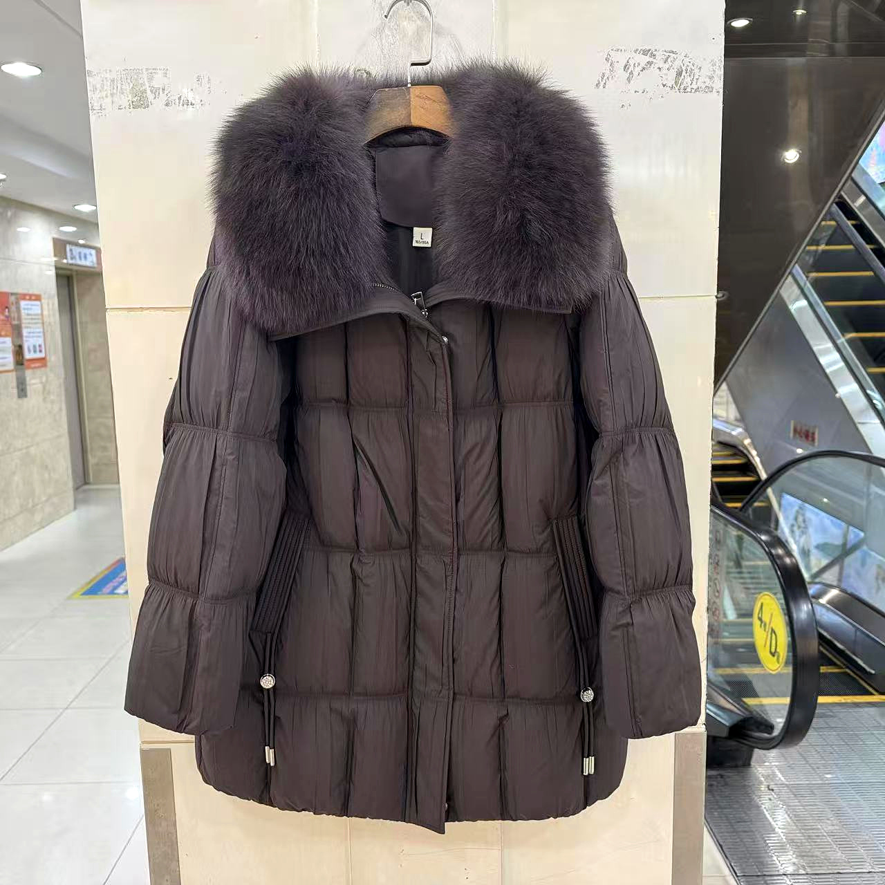 蓝泰101狐狸毛领鹅绒羽绒服