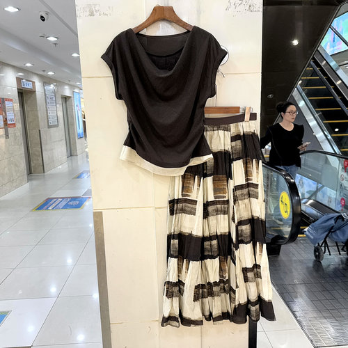 衣佳佰分68A50两件套裙