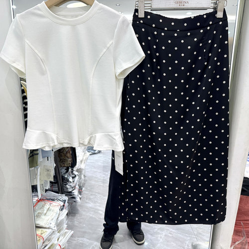 依歌贝诺2679T恤波点半身裙套装