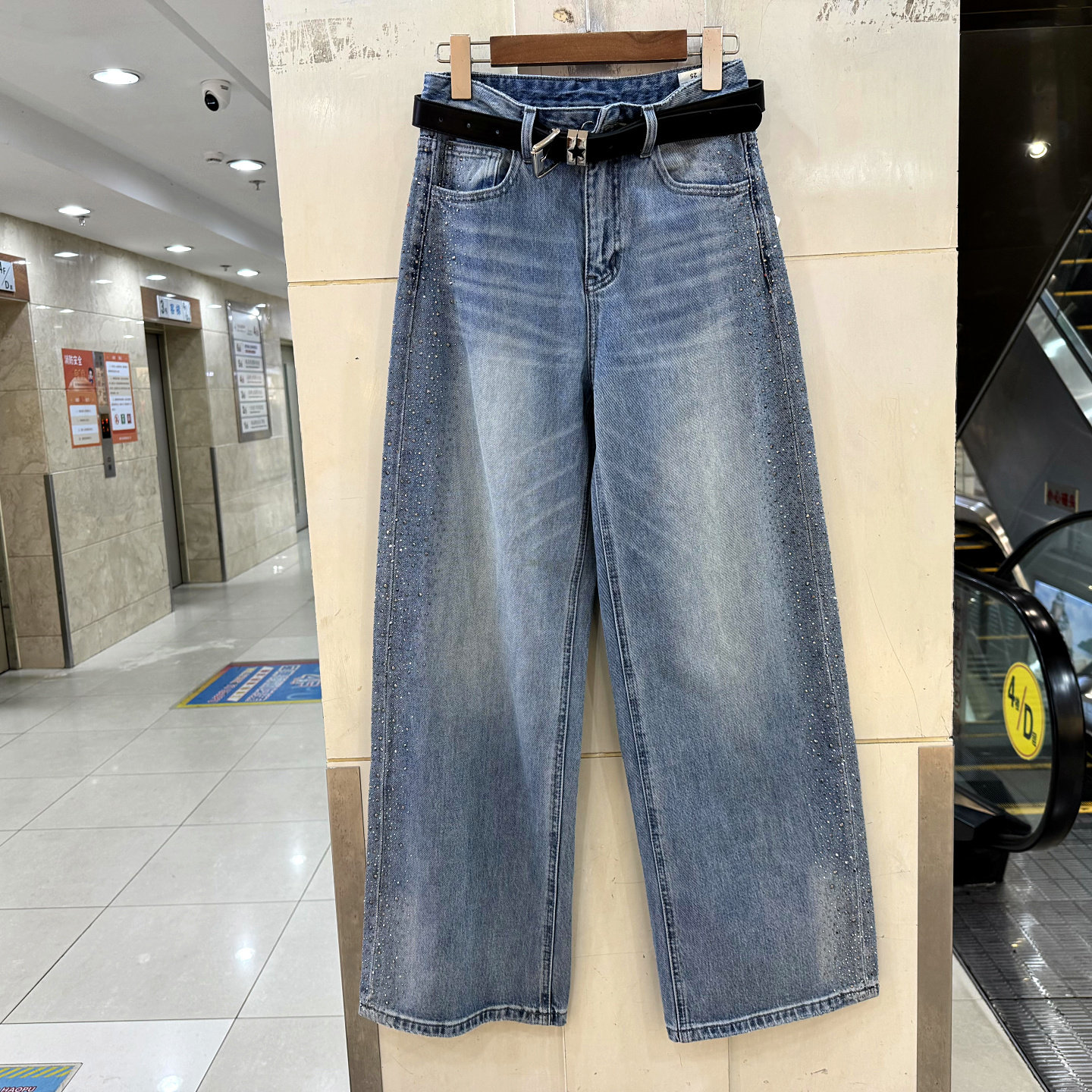 371-26000 时尚腰带高腰满天星烫钻复古窄版牛仔直筒裤女裤欧货春