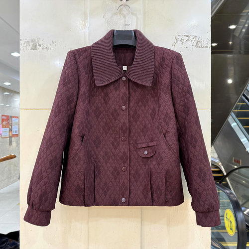 JM26C-W593针织翻领菱形花外套