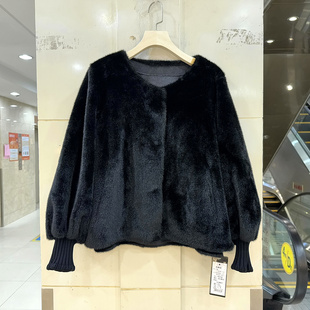 艾尔菲洋26A-D8036 束口灯笼袖圆领休闲短装皮毛一体皮草外套冬装