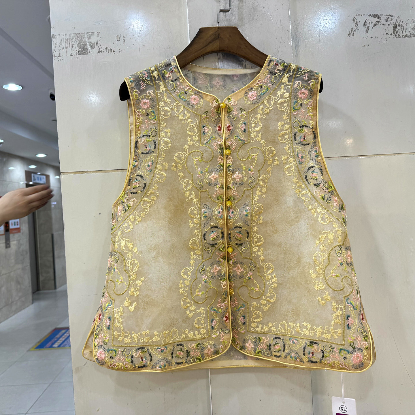 虹千丽8801 时尚单排扣圆领重工刺绣花人丝纱国风薄马甲外套春夏