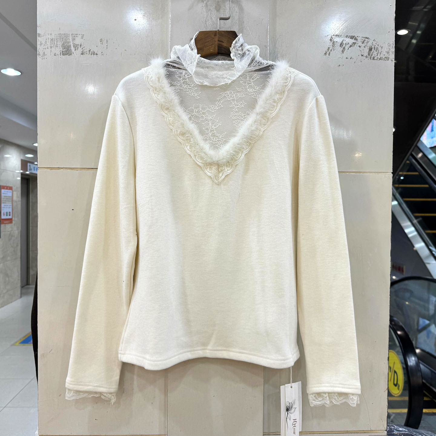 赫琳娜1731蕾丝拼接高领毛绒T恤