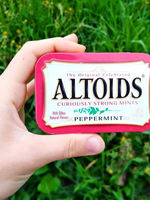 Altoids- British century-old brand cinnamon and Spearmint, 75 pieces of refreshing, powerful and cool mint candies thumbnail 5