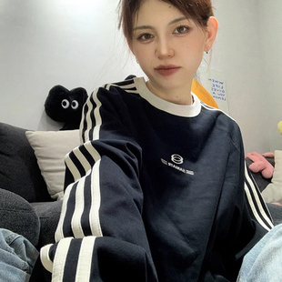 春秋宽松慵懒无帽上衣 爆款 美式 高街三条杠插肩圆领卫衣女2025新款