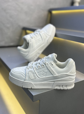 纯色皮面压花胖丁鞋男秋季标识性老花印花厚底休闲鞋潮流白色板鞋