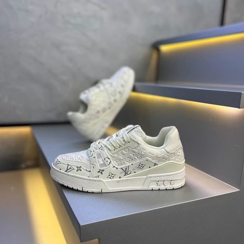 韩版2025潮流皮面百搭休闲板鞋