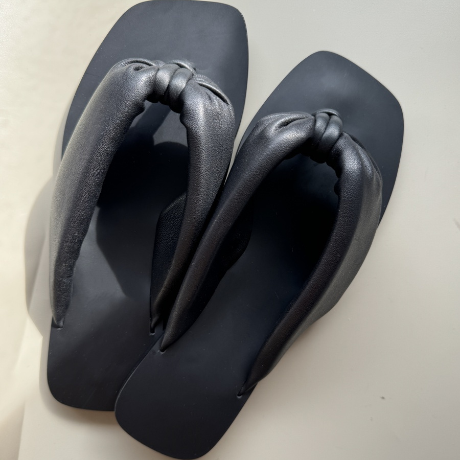 法式方头真皮夹趾人字拖