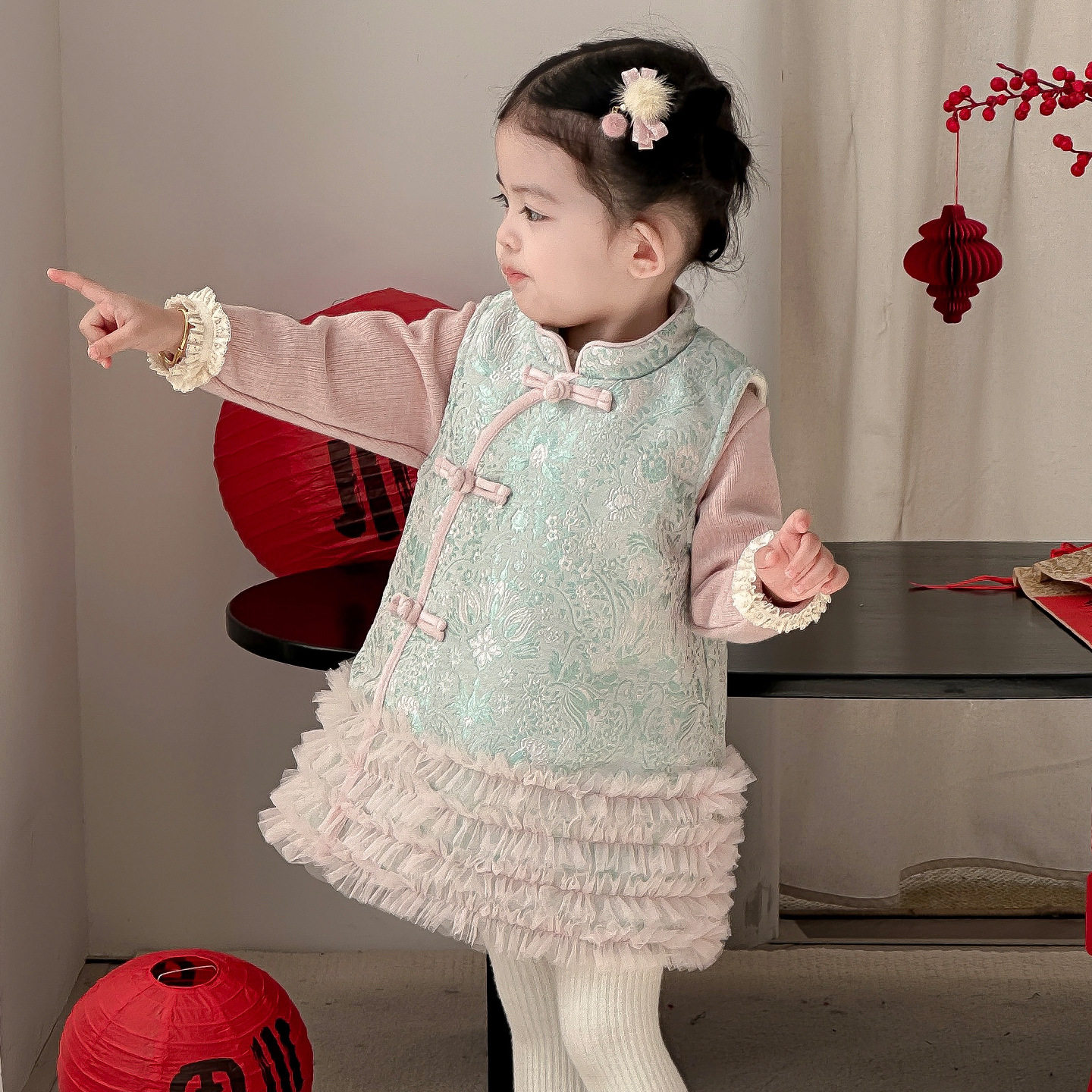 点兮冬季新款婴幼儿加绒加厚盘扣拼纱背心裙套装女宝中国风两件套