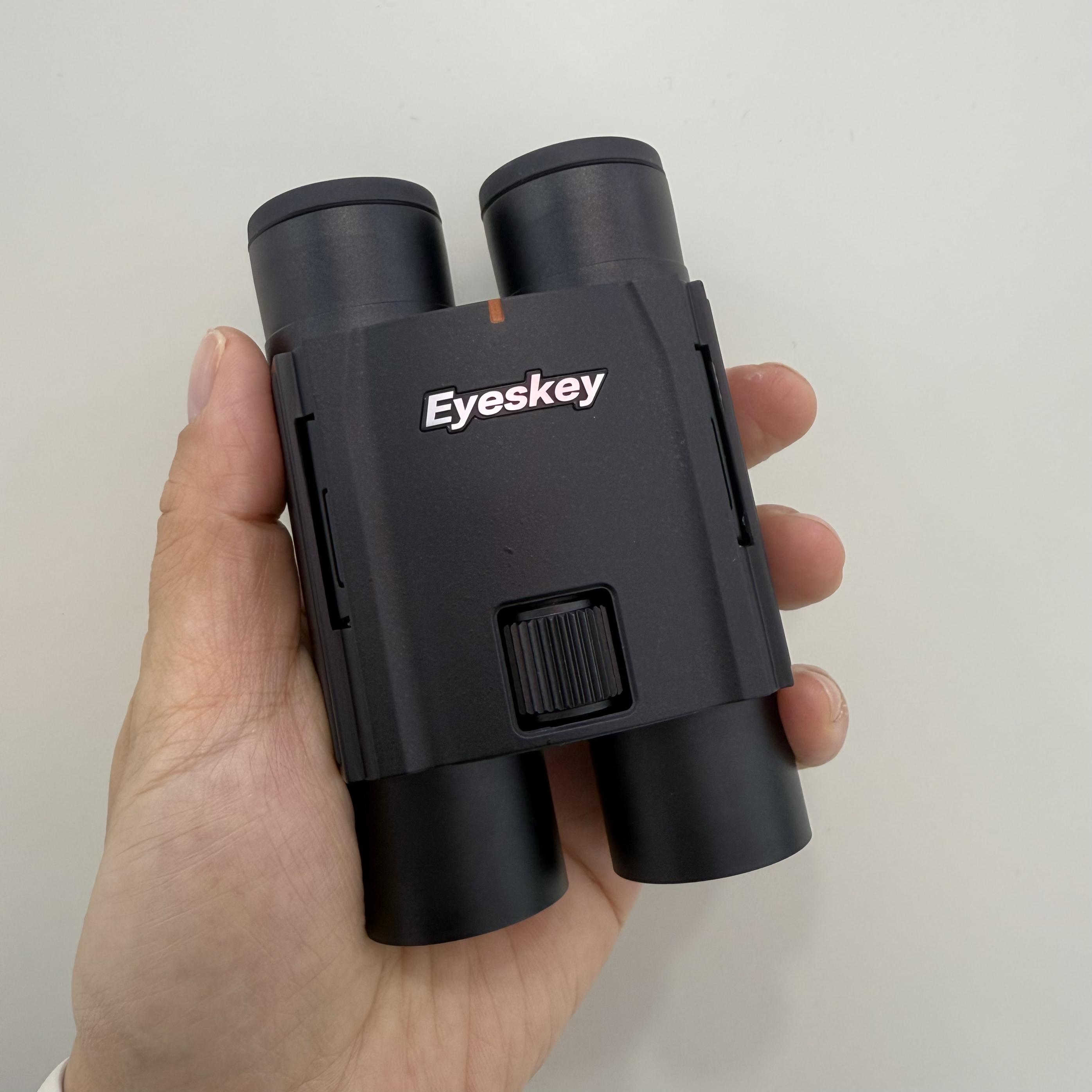 艾斯基小天骄10X25ED望远镜