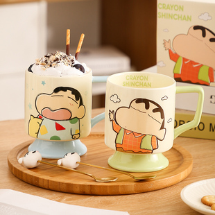 蜡笔小新高脚杯子可爱陶瓷喝水杯女生日礼物早餐咖啡杯创意马克杯