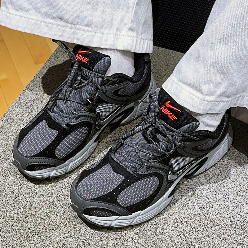 耐克男鞋运动休闲跑步轻便老爹鞋V5 RNR新包邮IM6769-068