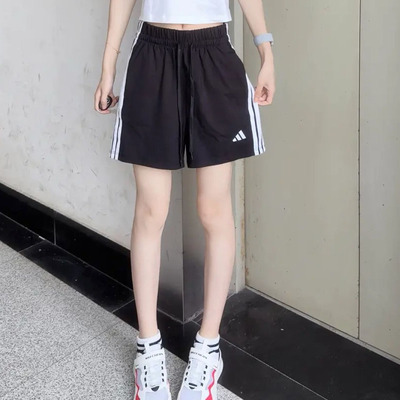 阿迪达斯女短裤宽松梭织2026