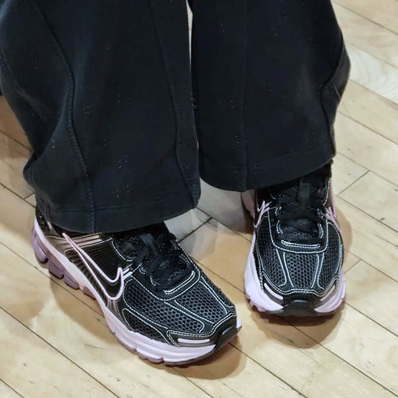 耐克女鞋2026网眼面运动休闲跑步老爹鞋ZOOM VOMERO 5包邮FJ2028