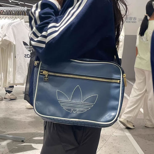 阿迪达斯三叶草斜挎斜背休闲包