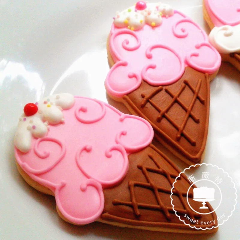 手工翻糖糖霜饼干定制冰淇淋甜筒儿童节生日礼物甜品台回礼伴手礼