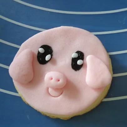 可爱小猪翻糖糖霜饼干定制六一儿童节生日礼物伴手礼公司活动甜品