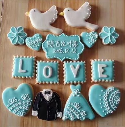 婚纱西服翻糖糖霜饼干定制婚礼礼服生日甜品台伴手礼回礼个性创意