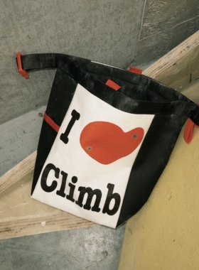原创《I love climb》印花攀岩粉袋 攀岩周边 户外攀岩抱石镁粉袋