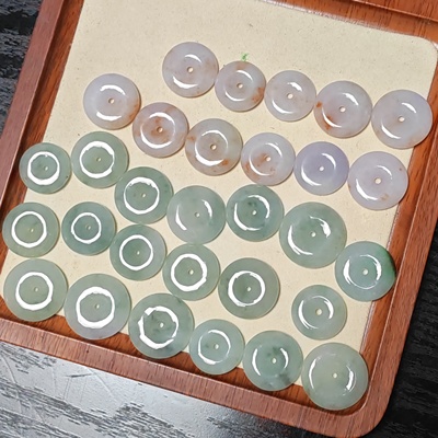 天然缅甸翡翠A货平安扣洒金玉扣绿底平安扣男女学生儿童吊坠项链