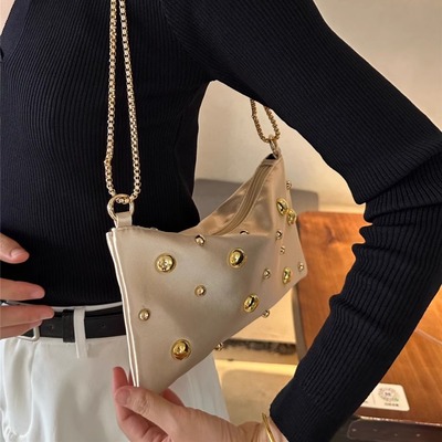 小众设计高级感纯色钉珠链条腋下包色丁绸缎拉链单肩托特包晚宴包