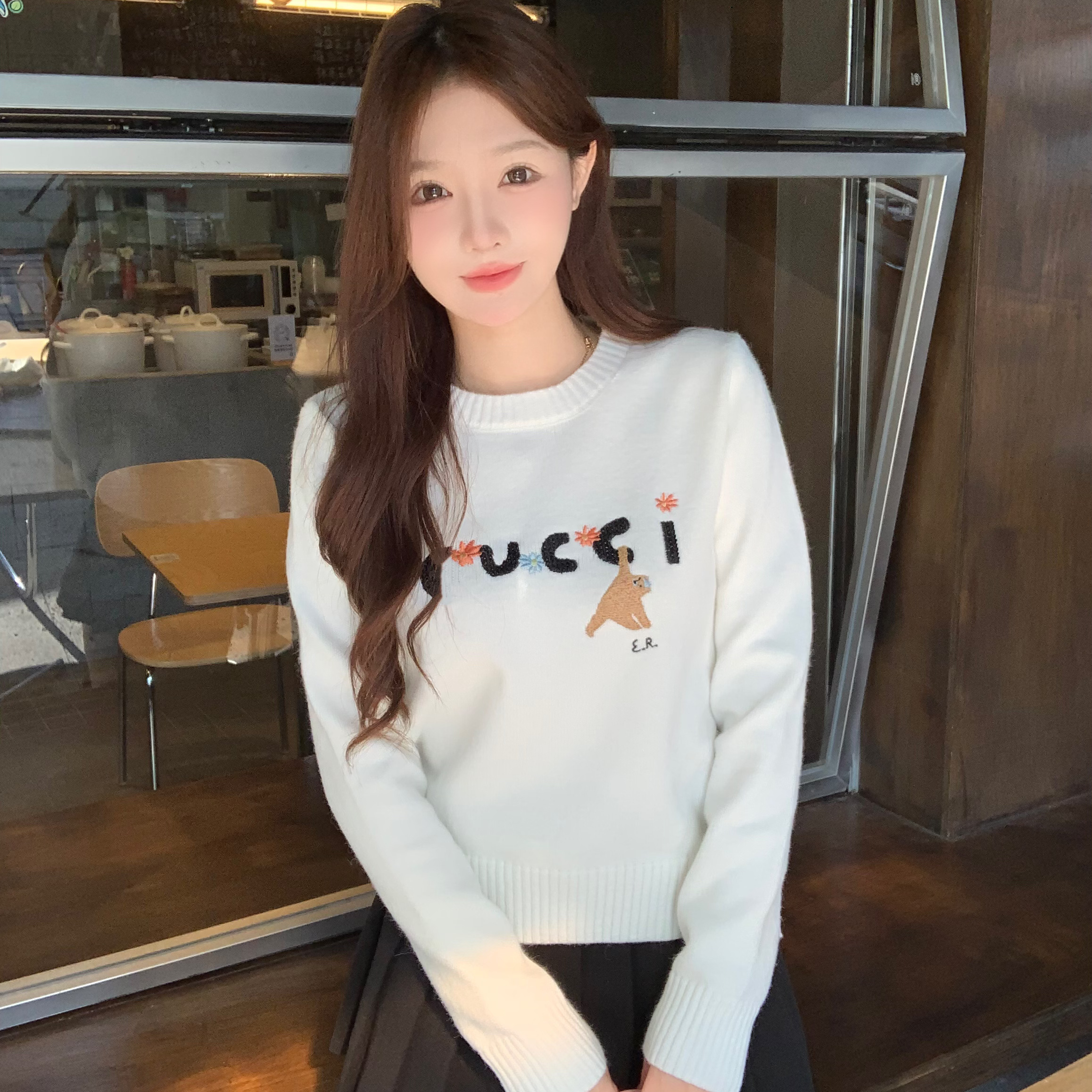 重工刺绣字母熊圆领针织衫高级感