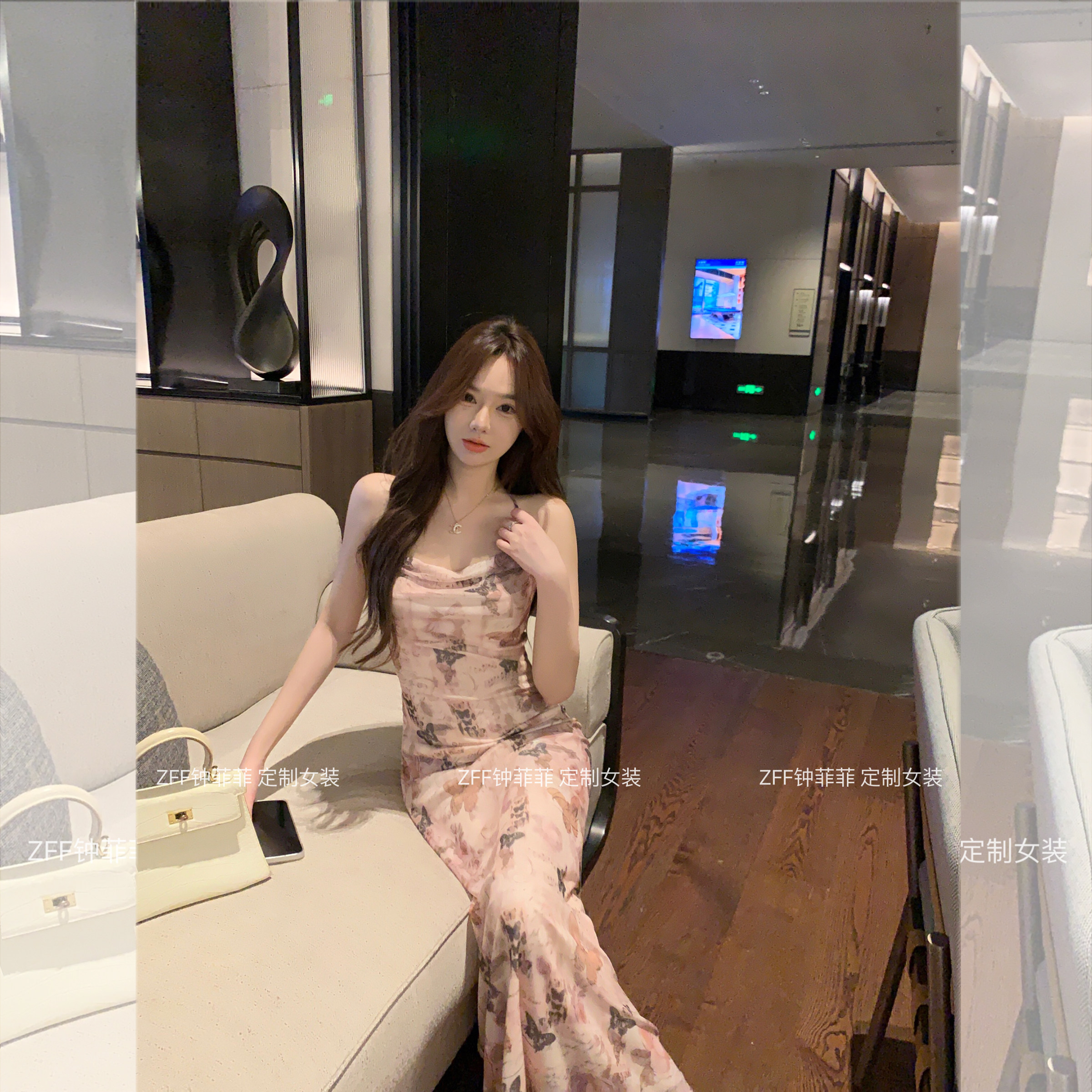 碎花长裙修身显瘦蝴蝶纯欲风露背