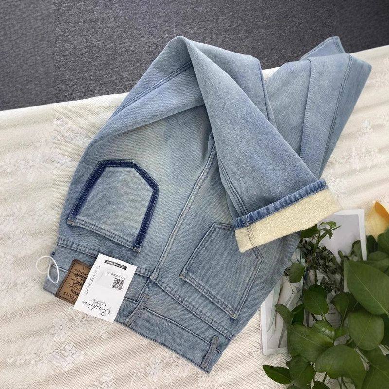 秋冬加绒保暖直筒牛仔裤女新款浅蓝色高腰宽松显瘦垂感窄版阔腿裤