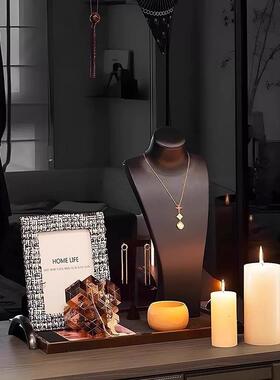 YOUPIN现代轻奢样板间衣帽间项链