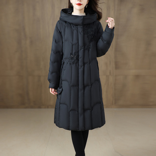 高端品牌妈妈装羽绒服女冬季新款中长款连帽刺绣加厚鹅绒保暖外套