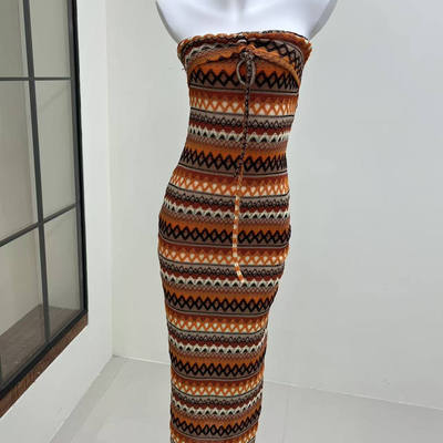 度假风针织条纹开叉抹胸连衣裙