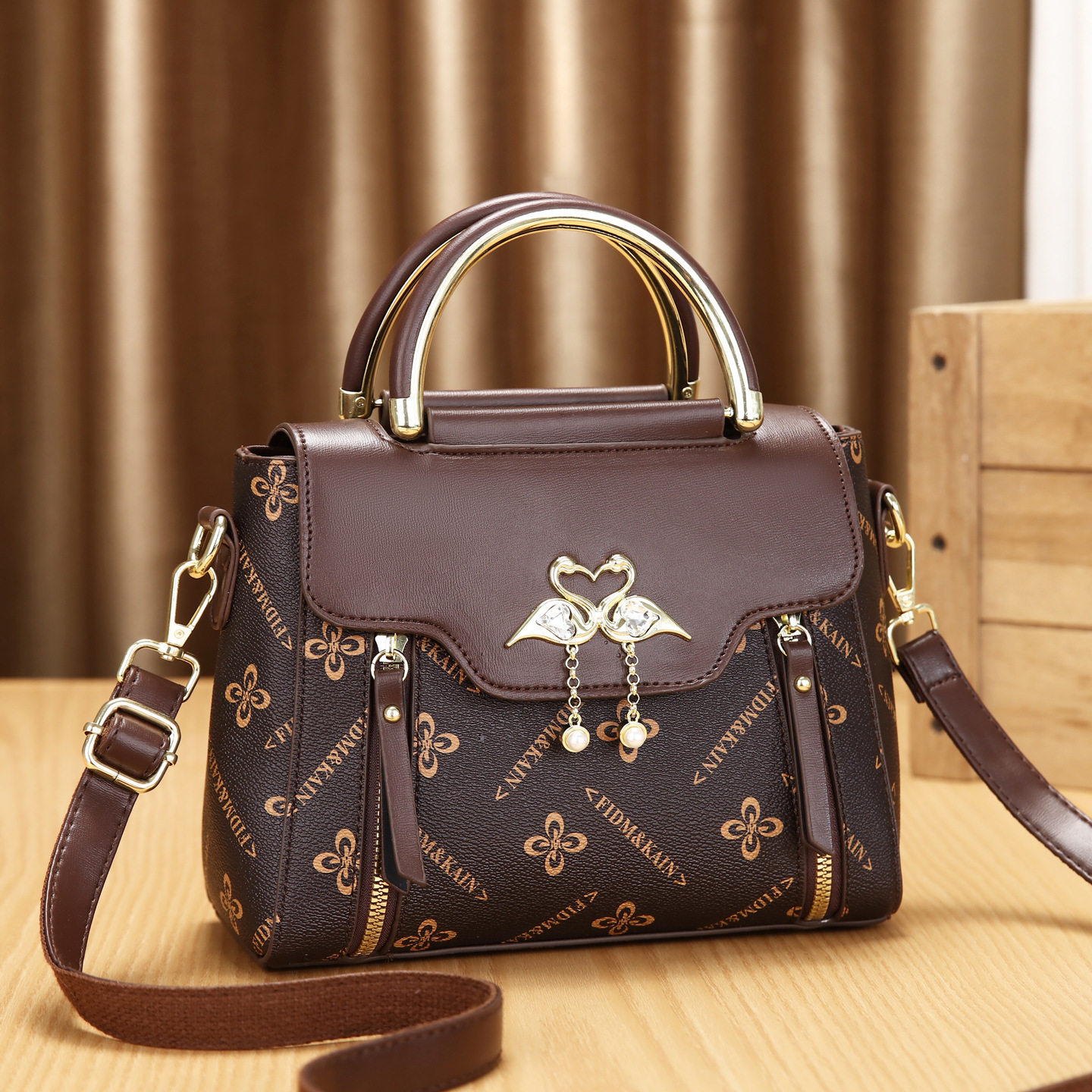 包包女2026新款时尚百搭小方包气质高级感撞色通勤单肩斜挎包,箱包皮具/热销女包/男包,小方包,淘宝优惠券,粉丝福利购,淘宝优惠卷