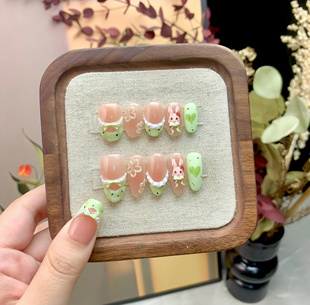 森系小兔油画感显白可爱纯手工穿戴甲 兔子小姐