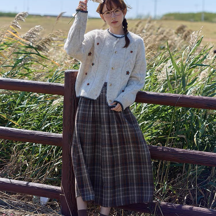 清仓不退换 清新日系森林风花朵提花保暖柔软米白单排扣开衫毛衣