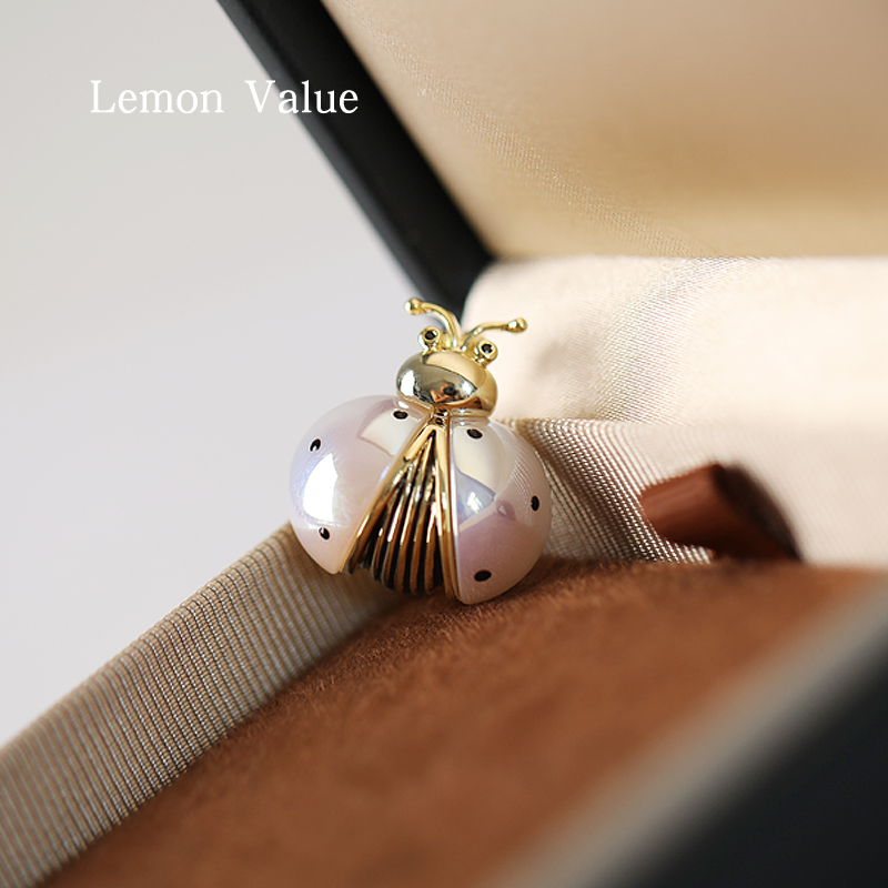 Lemon Value甲壳虫衬衫领口高档定制胸针百搭可爱气质别针V领配饰